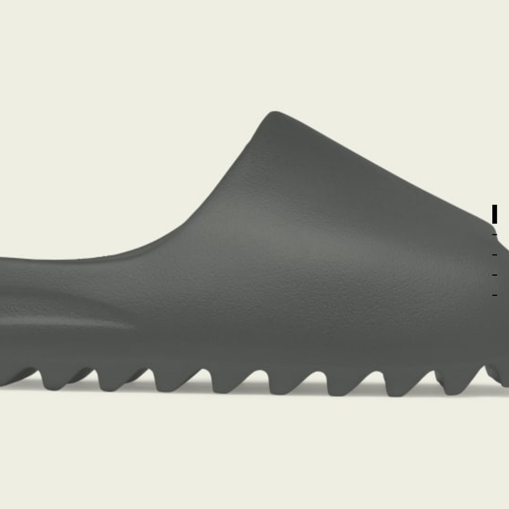 YEEZY SLIDES DARK ONYX